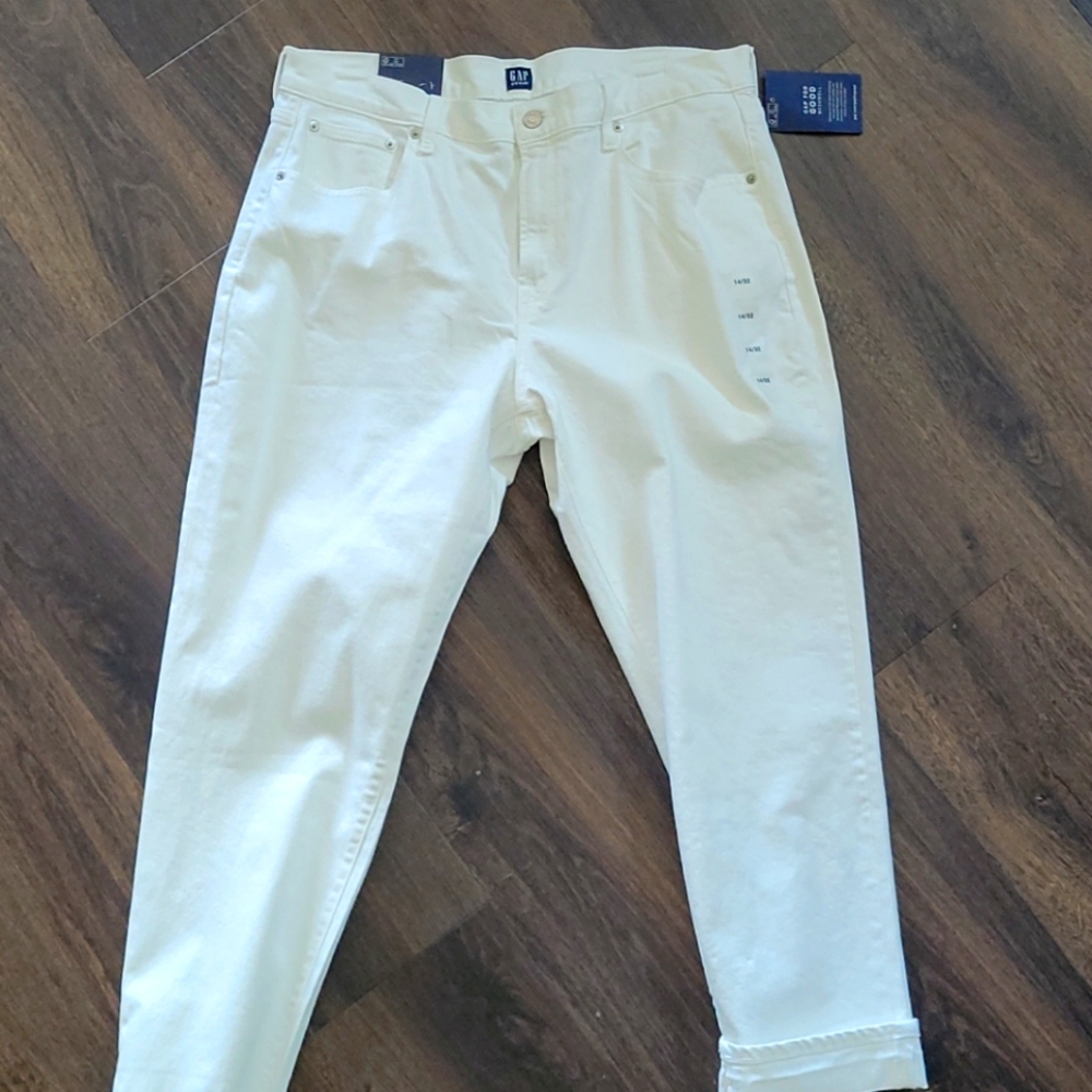 GAP Girlfriend jeans NWT